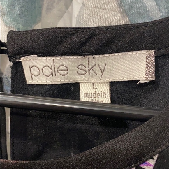 ✨ new w/o tags! ✨ sheer halter neck top - Picture 4 of 5